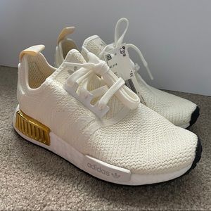 NWT Adidas Women’s NMD R1 size 5.5 👟